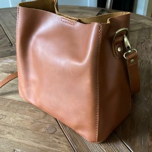 Portland Leather Butterfly Bucket bag